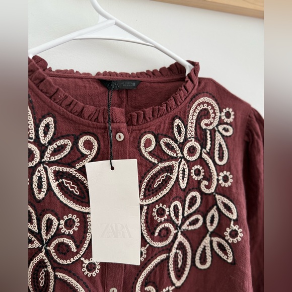 NWT Zara embroidered bib blouse in burgundy cotton - Picture 4 of 6